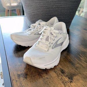 Brooks Adrenaline GTS running shoes